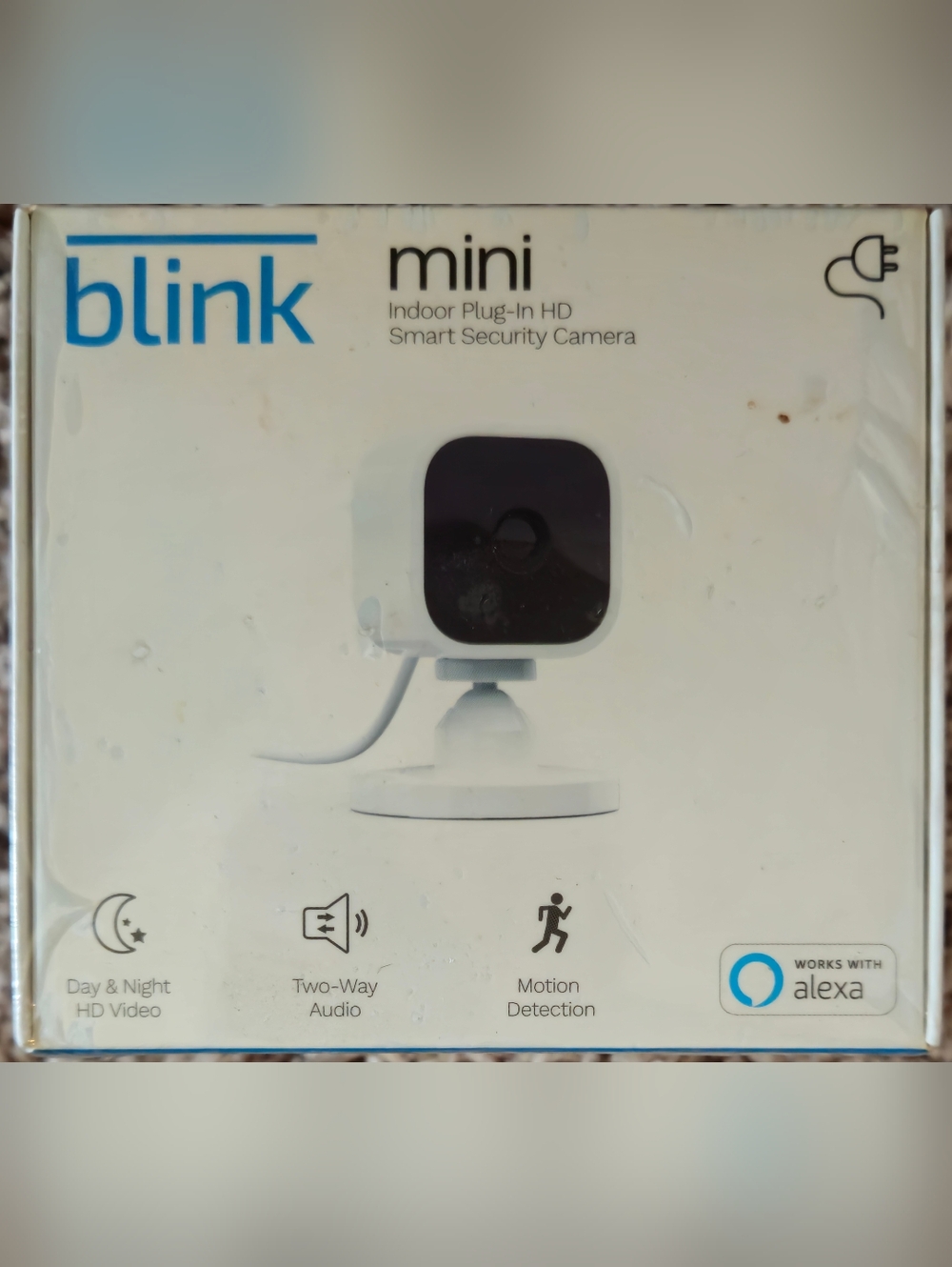 Blink Mini Indoor Plug-In HD Smart Security Camera - White